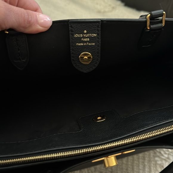 Louis Vuitton LockMeTo Top Handle Tote w Shoulder / Crossbody Strap - Picture 7 of 10